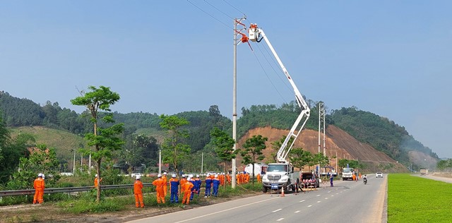 PC Yên Bái diễn tập phòng chống thiên tai, tìm kiếm cứu nạn, sử lý sự cố, bảo đảm an toàn lưới điện năm 2022