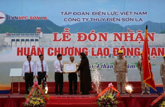 Công ty Thủy điện Sơn La đón nhận Huân chương Lao động hạng Nhì