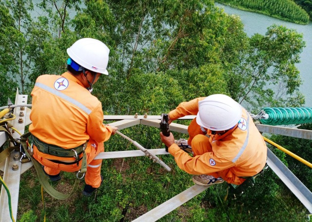 PC Quảng Ninh chủ động triển khai nhiều giải pháp hữu hiệu nhằm đảm bảo cấp điện dịp Tết Nguyên đán Giáp Thìn 2024