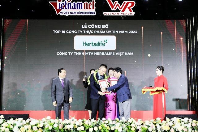 Công ty Herbalife Việt Nam được vinh danh Top 10 Công ty thực phẩm uy tín