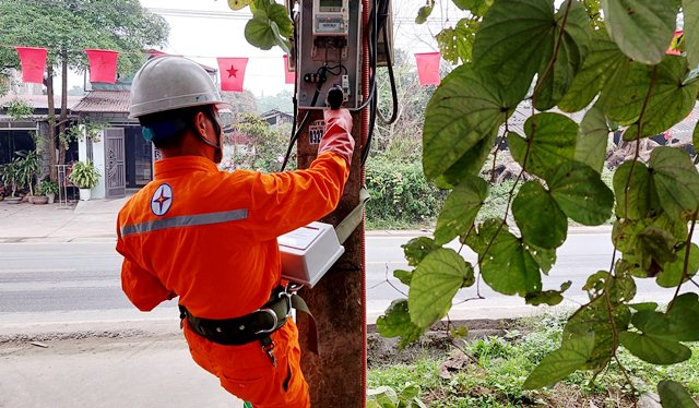 Điện lực Văn Yên (PC Yên Bái) tiếp tục nâng cao hiệu quả áp dụng công nghệ đo xa