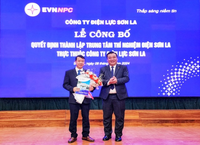 PC Sơn La: Công bố quyết định thành lập Trung tâm Thí nghiệm điện Sơn La