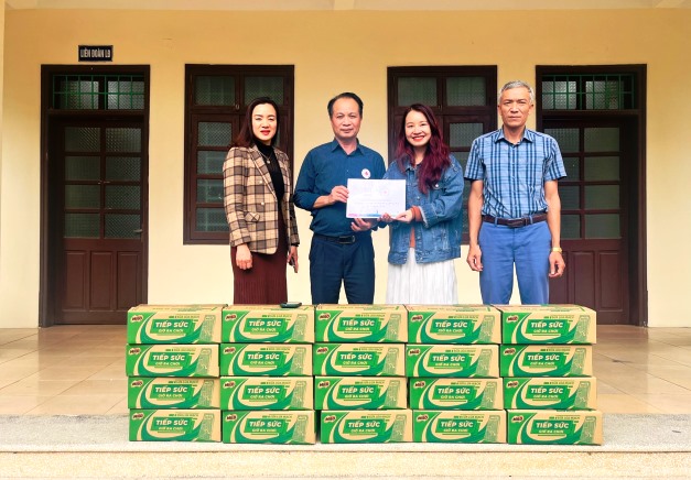  Nestlé Việt Nam tặng gần 6.000 phần quà cho các gia đình có hoàn cảnh khó khăn nhân dịp Tết Nguyên đán