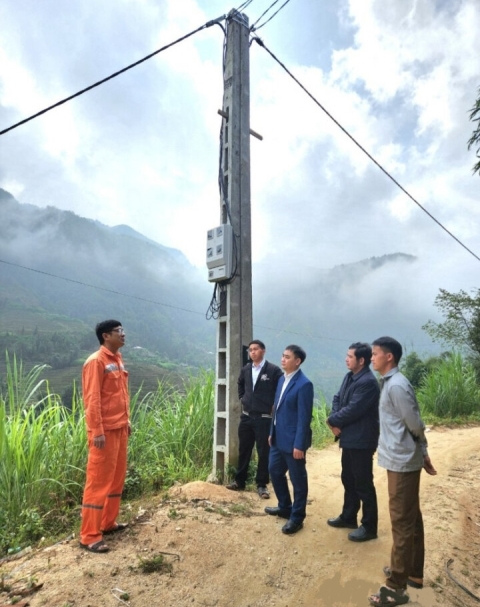 PC Hà Giang: Điện lưới quốc gia đã thắp sáng lên những ước mơ cho người dân thôn Xỉn Khâu 