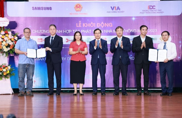 Bộ Công Thương và Samsung Việt Nam khởi động Dự án Hợp tác phát triển Nhà máy thông minh năm 2023