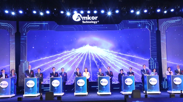 Tập đoàn Amkor khánh thành nhà máy sản xuất bán dẫn lớn nhất tại Việt Nam