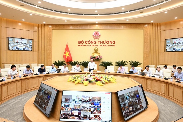 Bộ trưởng Nguyễn Hồng Diên họp với các tỉnh về dự án điện khí