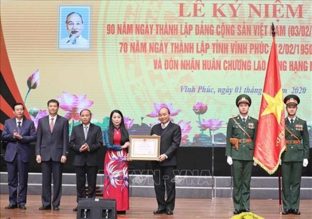 Thủ tướng Nguyễn Xuân Phúc: Vĩnh Phúc là điểm sáng về phát triển kinh tế - xã hội