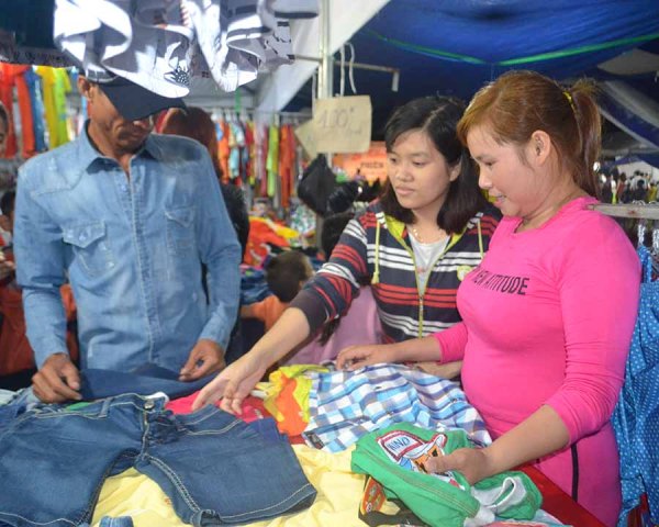 Mạnh dạn đưa phiên “chợ Việt” sang biên giới Campuchia