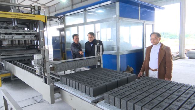 Hiệu quả từ đề án hỗ trợ người dân, doanh nghiệp “sản xuất gạch không nung tự động” ở Thái Bình