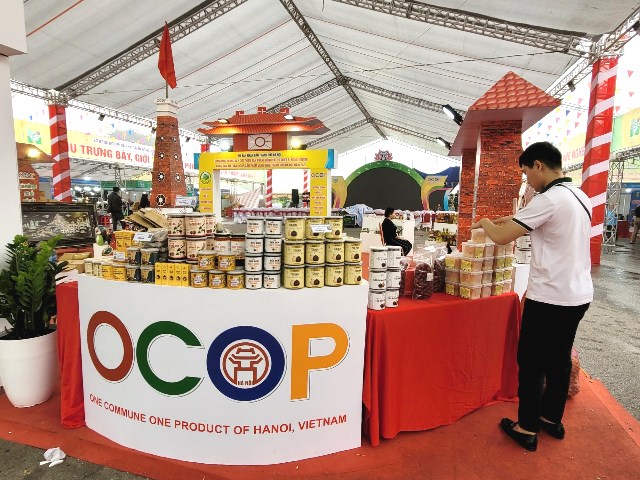 Hà Nội: Hội chợ giống, vật tư thiết bị nông nghiệp, nông sản an toàn, sản phẩm OCOP, sản phẩm làng nghề năm 2023 mở ra nhiều cơ hội cho nhà sản xuất và người tiêu dùng