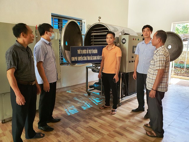 Huyện Lục Nam - Bắc Giang: Nghiệm thu máy sấy thăng hoa trong sản xuất trà hoa vàng