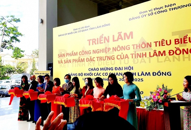 Gần 40 đơn vị tham gia triển lãm sản phẩm CNNT tiêu biểu và sản phẩm đặc trưng tại tỉnh Lâm Đồng
