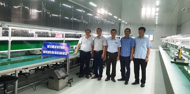 Hiệp Hòa - Bắc Giang: Nghiệm thu đề án “Hỗ trợ máy móc thiết bị trong sản xuất điện tử”