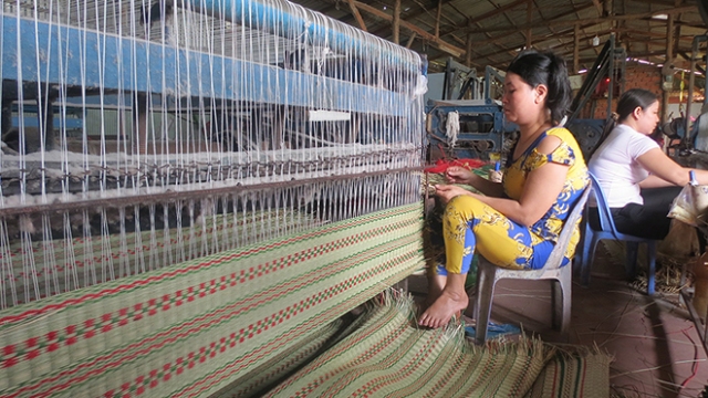 Nâng cao chính sách hỗ trợ phát triển tiểu thủ công nghiệp và làng nghề ở An Giang