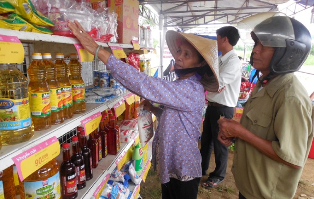 Phú Yên: Khai mạc phiên chợ hàng Việt tại xã Ea Ly