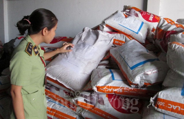 TP.Hồ Chí Minh: Phát hiện nhiều lô phân bón và hóa chất dởm