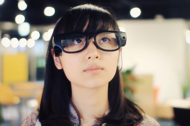 Nhật Bản phát triển kính thông minh chuyển đổi hình ảnh thành giọng nói