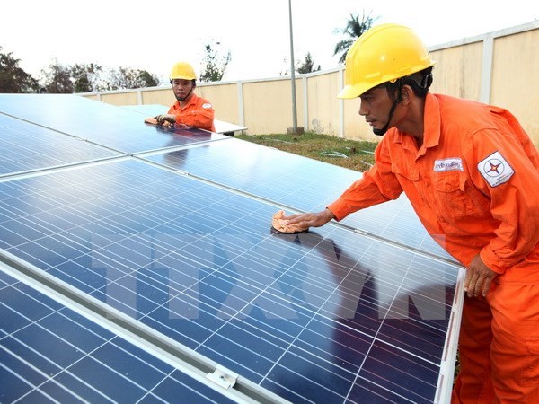 Anh hỗ trợ tài chính dự án phát triển điện mặt trời tại Việt Nam