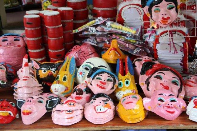 Mùa Trung Thu, cảnh giác với đồ chơi Trung Quốc có hại cho sức khỏe trẻ em.