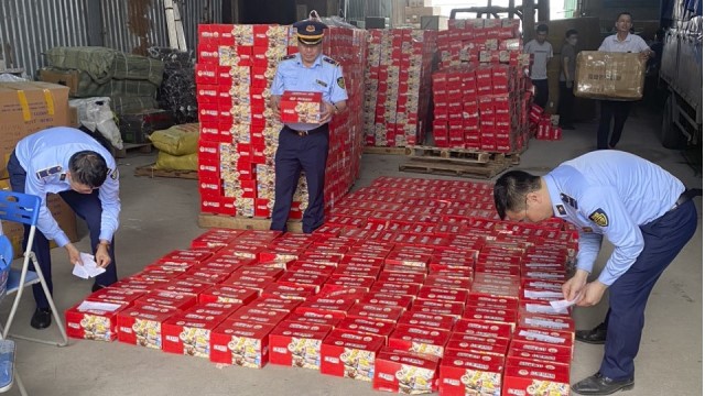 QLTT Hà Nội thu giữ 1300 thùng bánh không rõ nguồn gốc