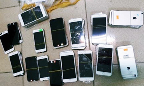 Gần 90 chiếc điện thoại iphone không rõ nguồn gốc bị thu giữ tại Hà Nội