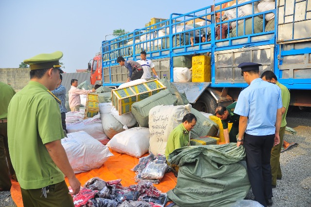 Hà Nội phối hợp cùng các tỉnh biên giới chặn hàng nhập lậu, gian lận thương mại