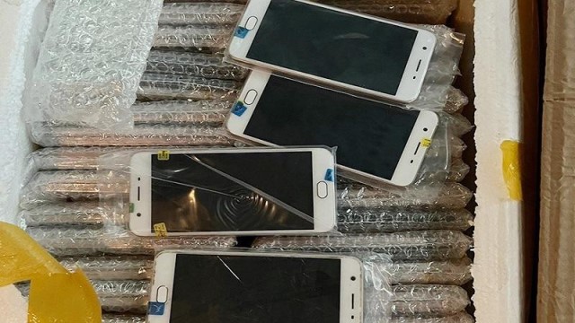 Hà Nội: Thu giữ hơn 5.000 sản phẩm điện thoại di động và linh phụ kiện nhập lậu