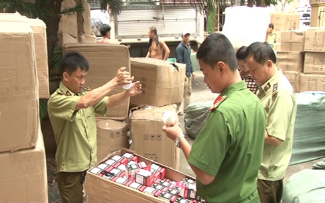 Lạng Sơn: Thu giữ nhiều mặt hàng nhập lậu từ Trung Quốc đang trên đường về Hà Nội tiêu thụ