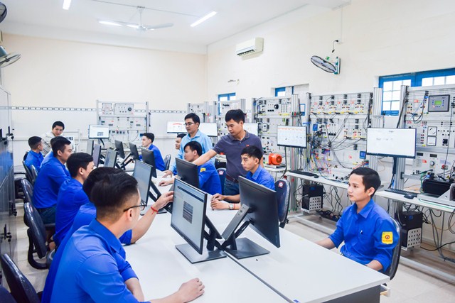 Trường Đại học Quy Nhơn: Mở rộng hướng nghiệp cho sinh viên từ các hoạt  động nghiên cứu  ứng dụng khoa học và kết nối doanh nghiệp
