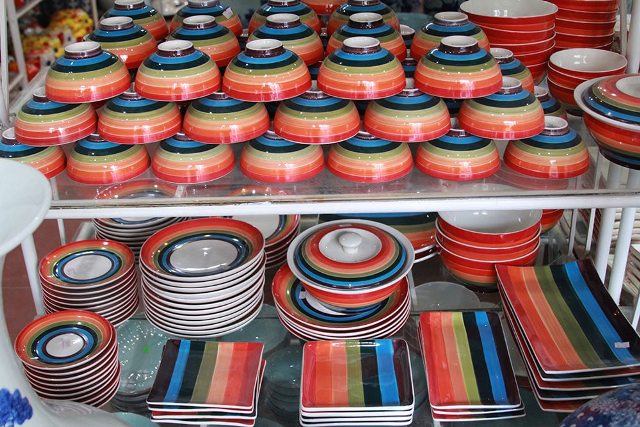 Cảnh giác với bát đĩa kém chất lượng “tung hoành” trên thị trường