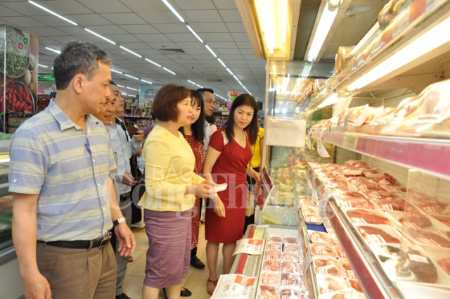 “Giải cứu” thịt lợn: Lãnh đạo Bộ Công Thương trực tiếp kiểm tra chuỗi cung ứng