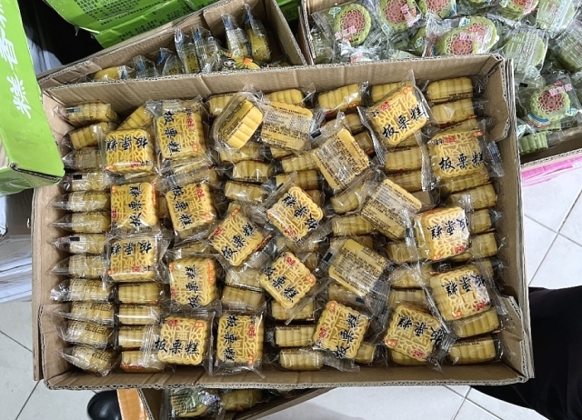 Quản lý thị trường Hà Nội thu giữ hơn 5.000 chiếc bánh trung thu không rõ nguồn gốc