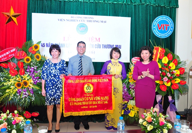Viện Nghiên cứu Thương mại:  Xứng đáng là Viện nghiên cứu thương mại – đào tạo hàng đầu Việt Nam