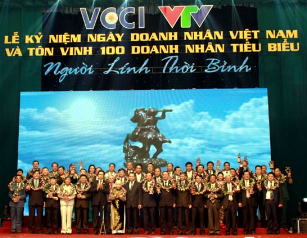 Tôn vinh 100 doanh nhân Việt Nam tiêu biểu  2016