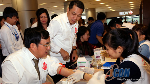 Hơn 4500 CBCNV EVN tình nguyện hiến máu