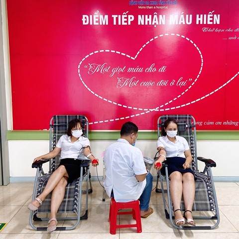 4 nữ cán bộ Công ty Điện lực Yên Bái kịp thời hiến máu, cứu sống bệnh nhân tại Bệnh viện Sản-Nhi tỉnh Yên Bái 