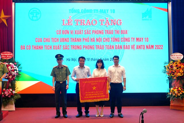 TCT May 10 vinh dự nhận “Cờ đơn vị xuất sắc phong trào thi đua” của Chủ tịch UBND thành phố Hà Nội