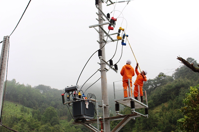 PC Lạng Sơn: Nỗ lực đẩy nhanh tiến độ đầu tư xây dựng để củng cố, nâng cấp hệ thống lưới điện cho mùa nắng nóng