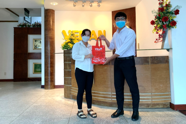 Nhân ngày Quốc tế thiếu nhi 1/6: Vedan Việt Nam tặng quà cho con em CBCNV