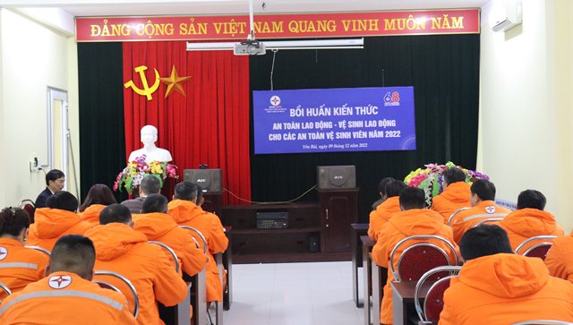 PC Yên Bái: Gần 40 CBCNV được bồi huấn kiến thức An toàn lao động - Vệ sinh lao động năm 2022