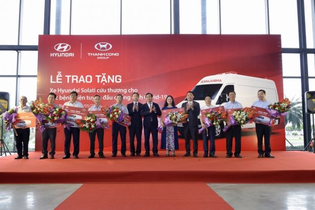 Tập đoàn Thành Công và Hyundai Motor tặng xe cứu thương, chung tay chống dịch Covid-19