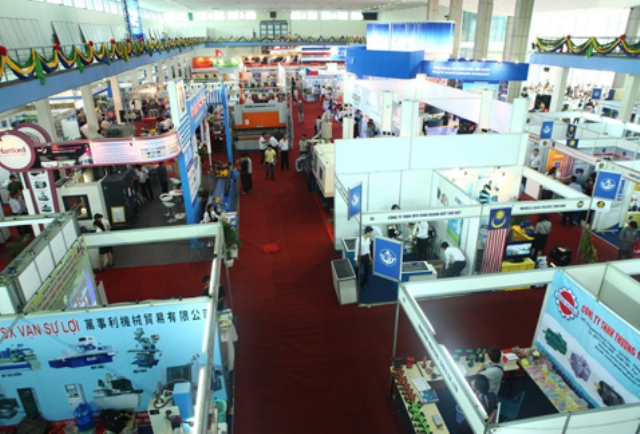 Hơn 300 DN tham gia Hội chợ hàng công nghiệp Việt Nam 2015