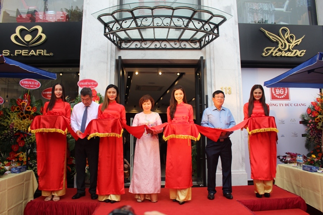 Tổng công ty Đức Giang khai trương trung tâm thời trang thứ 3 tại Hà Nội