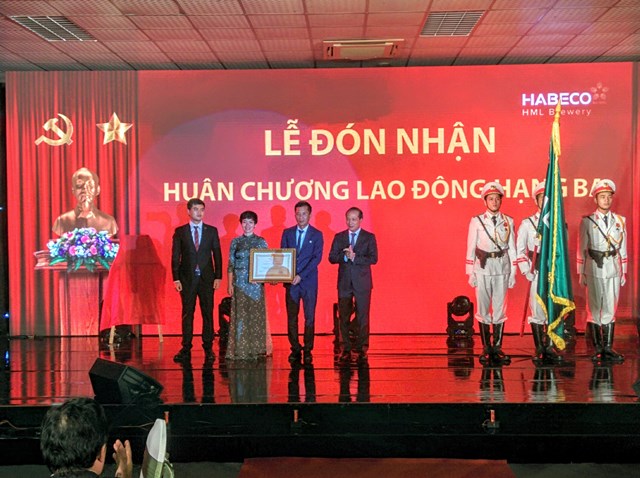 Nhà máy Bia Hà Nội - Mê Linh: Tự hào đón nhận Huân chương Lao động hạng Ba và kỷ niệm 10 năm khánh thành