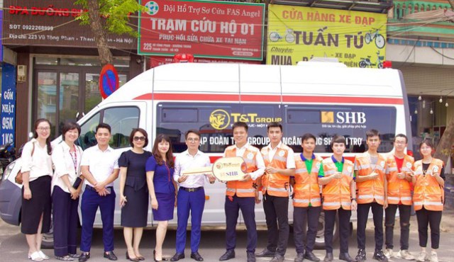 T&T Group và SHB tặng xe cứu thương cô đội hỗ trợ sơ cứu Fas Angel Hà Nội