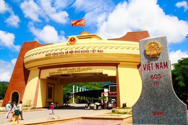 Thương mại Việt Lào tiếp tục khởi sắc, kim ngạch xuất nhập khẩu đạt gần 949 triệu USD
