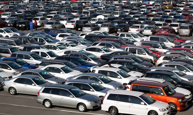 Hủy đơn hàng, ô tô nhập khẩu bất ngờ tăng giá mạnh