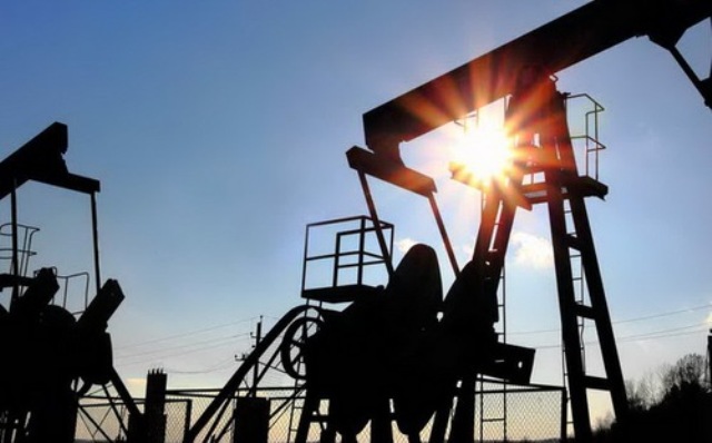 Giá dầu vượt đỉnh 3 tuần trước cuộc họp của OPEC