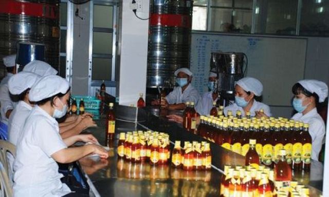 Giá mật ong Việt Nam về gần với mật ong giá rẻ của Trung Quốc